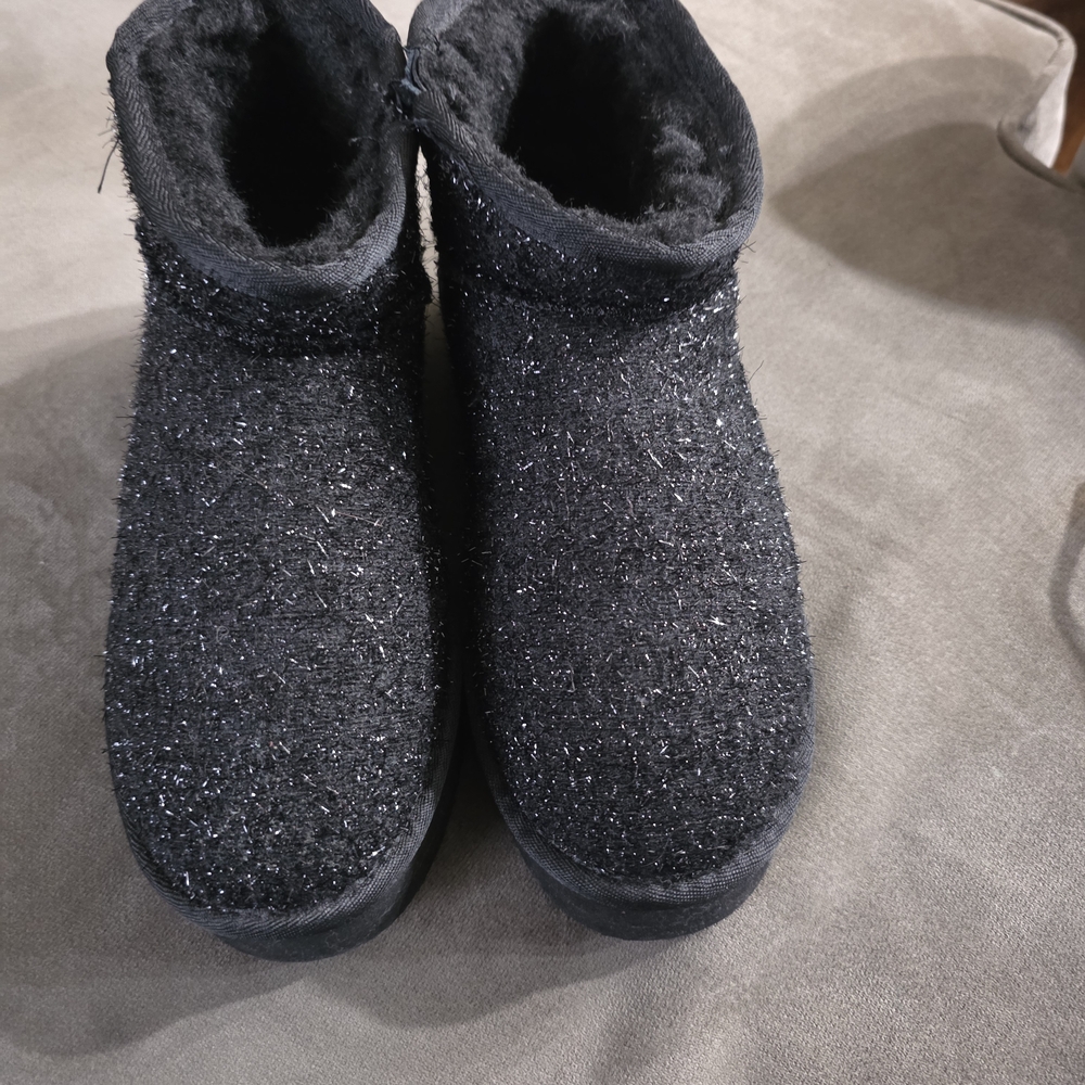 BearPaw Black Sparkle  Boots youth size 5